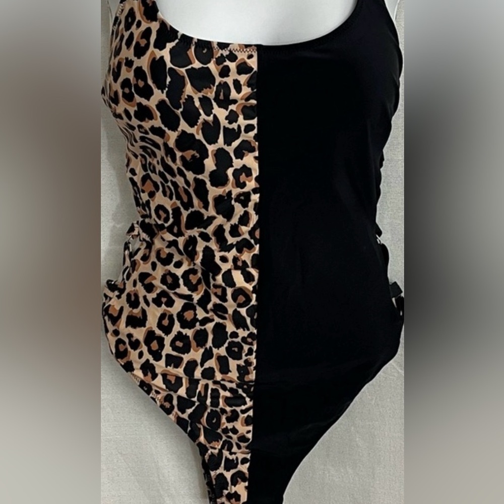 Tempt me ladies stylish one piece lace up swimsuit size Small/0193
